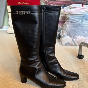 Salvatore Ferragamo lady leather boots. Like new.